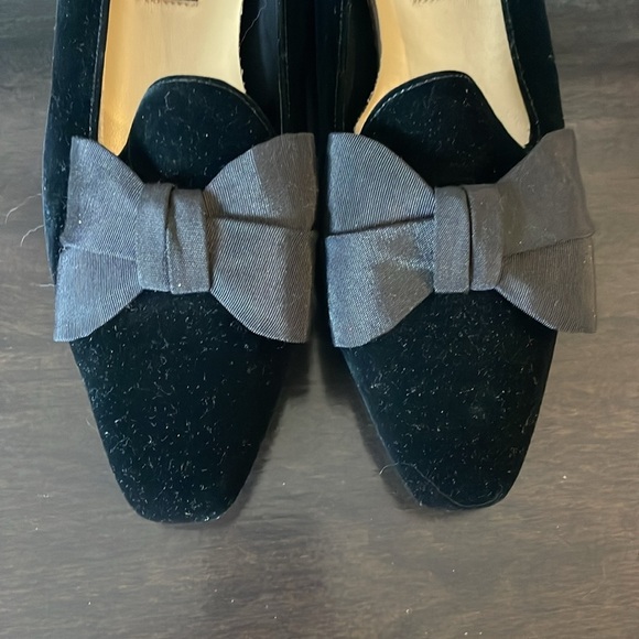 Black Velvet Candid Statements loafers with slight heal and black bow size 8M - Picture 4 of 7